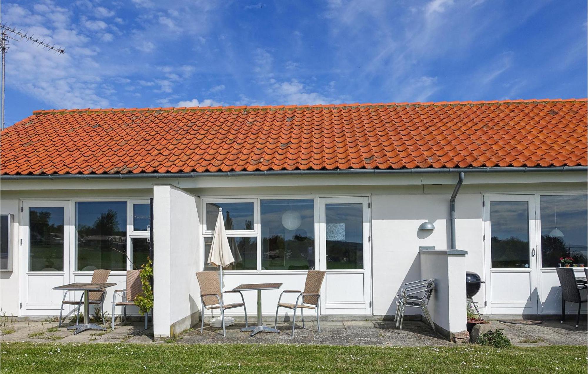 Nice Apartment In Allinge With House Sea View Bagian luar foto